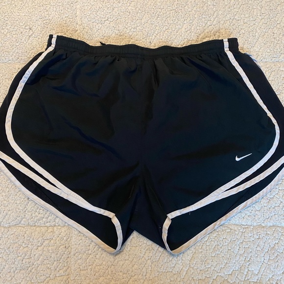 Women’s Nike Dri Fit workout shorts - Picture 1 of 3